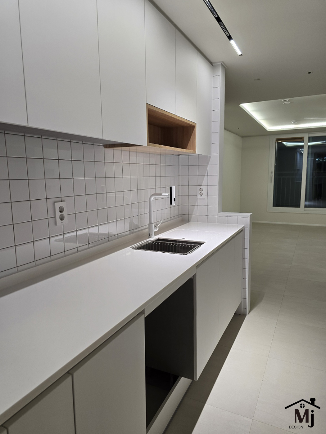 /user/m/mjdesign1837/editor/2412/d727354e99a7af3f5f647df1948a427f_1734333956_1103.jpg 이미지크게보기